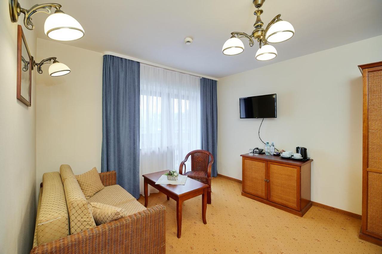 Hotel Burkaty ビャウカ エクステリア 写真